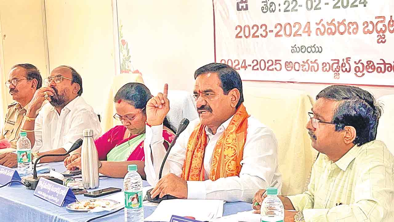 సమన్వయంతో సమస్యలను పరిష్కరించాలి