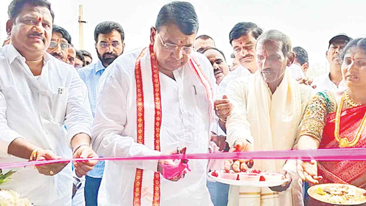 అన్నివర్గాలకూ కమ్యూనిటీ హాళ్లు నిర్మించాం