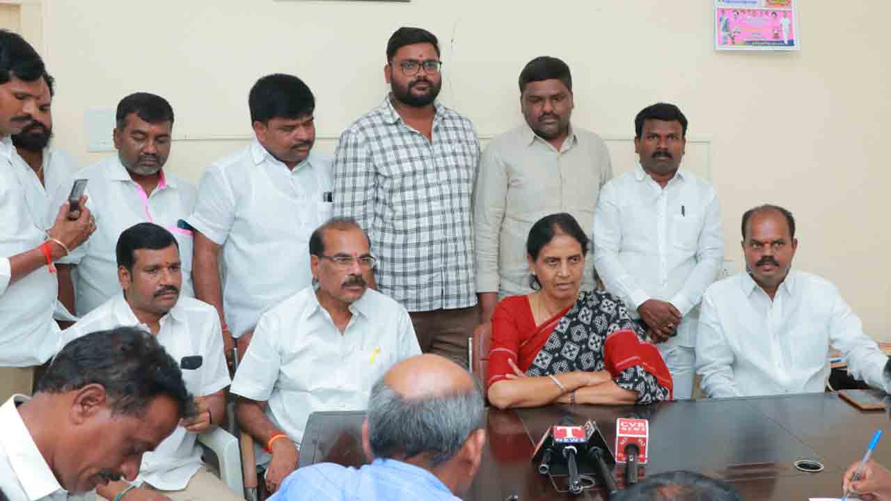 MLA Sabhita Indrareddy | రాష్ట్రానికి అన్యాయం జరుగుతుంటే సీఎం రేవంత్‌ మౌనమెందుకు ? : ఎమ్మెల్యే సబితా ఇంద్రారెడ్డి