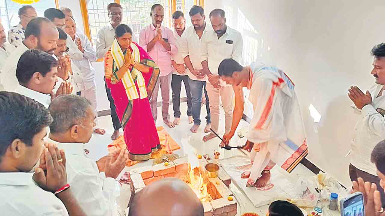 ప్రజలకు అందుబాటులో ఉంటా