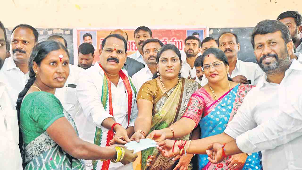 భివృద్ధి సంక్షేమానికి ప్రభుత్వం పెద్దపీట