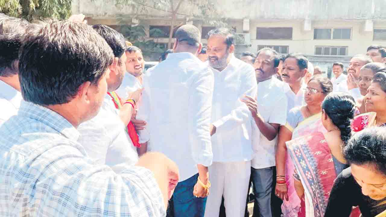 కాంగ్రెస్‌ నాయకుల కొట్లాట