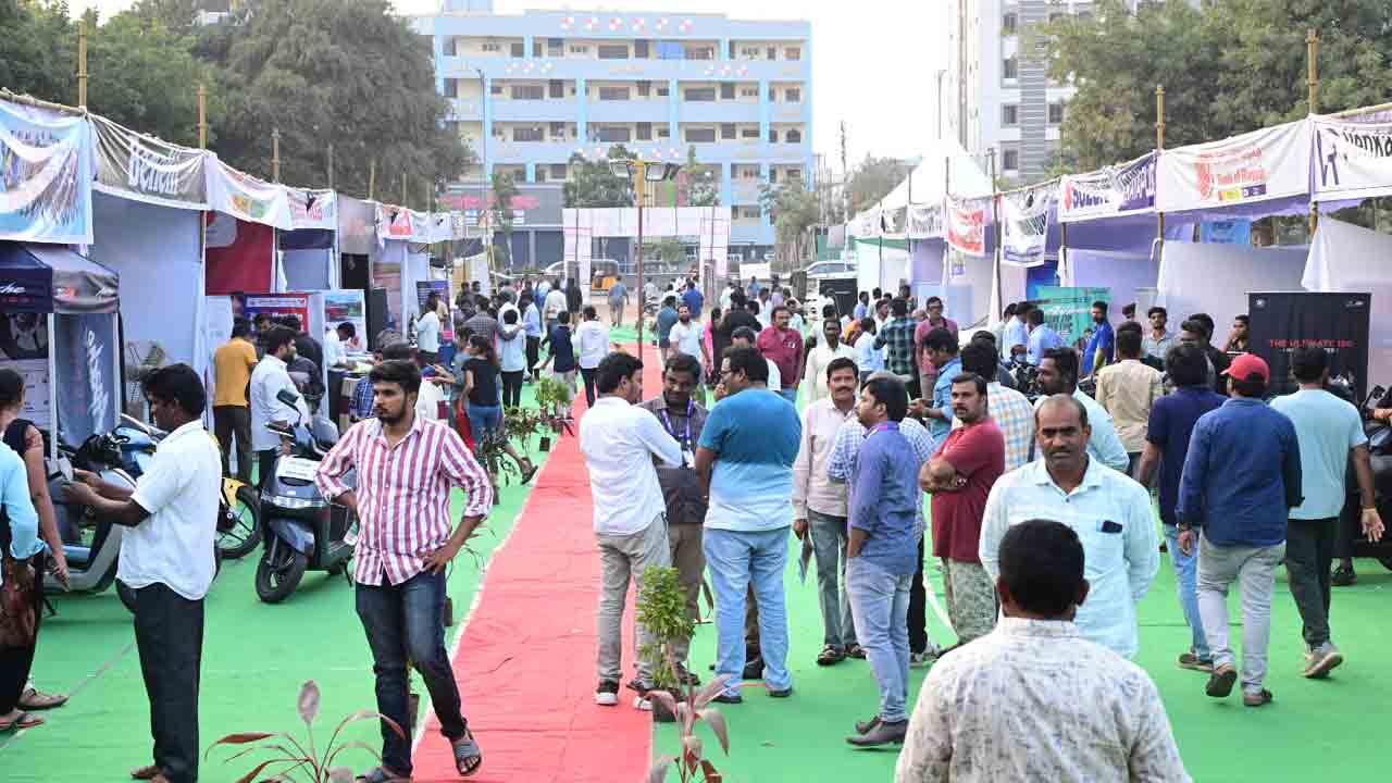 ఆటోఎక్స్‌పో షోఅదరహో!