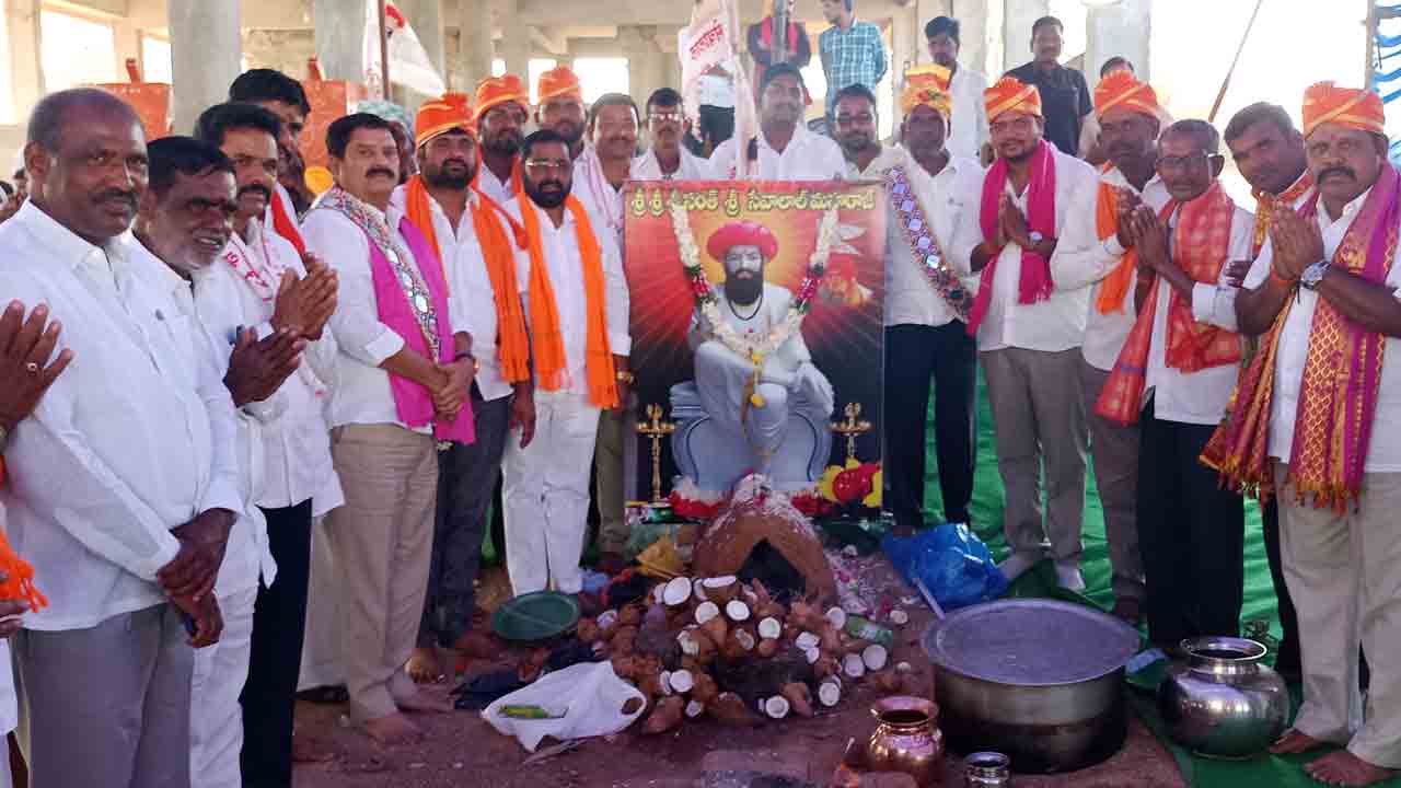 సేవాలాల్‌ ఆశయాలను కొనసాగించాలి