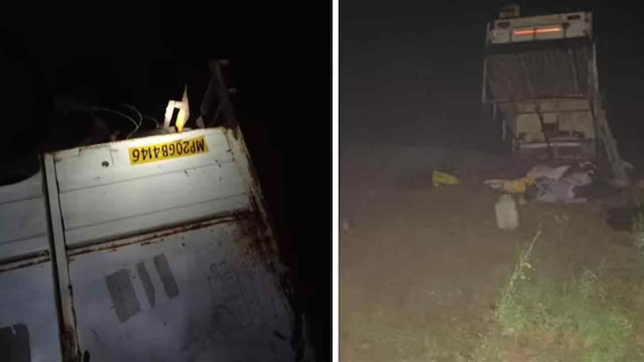 Pickup Vehicle | శ్రీమంతానికి వెళ్లివస్తుండగా పికప్‌ వ్యాన్‌ బోల్తా.. 14 మంది దుర్మరణం