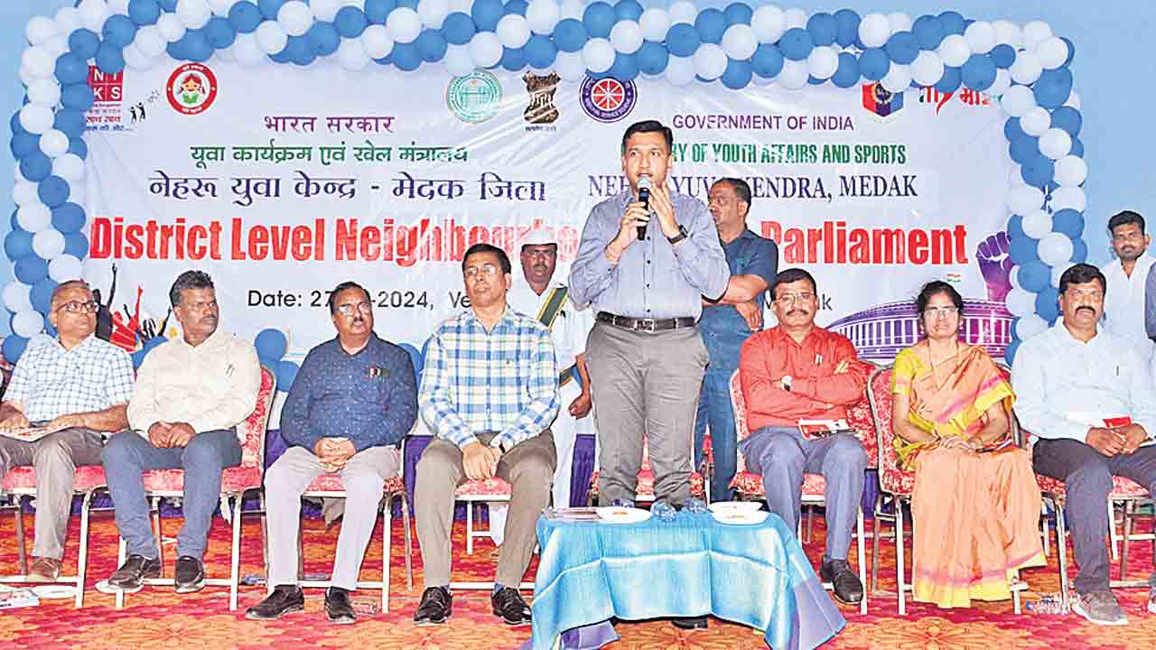 యువత నాయకత్వ లక్షణాలు అలవర్చుకోవాలి