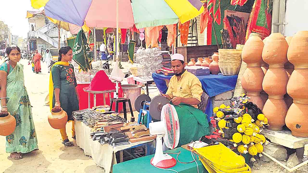 రంజన్లు,కుండలకు భలే గిరాకీ