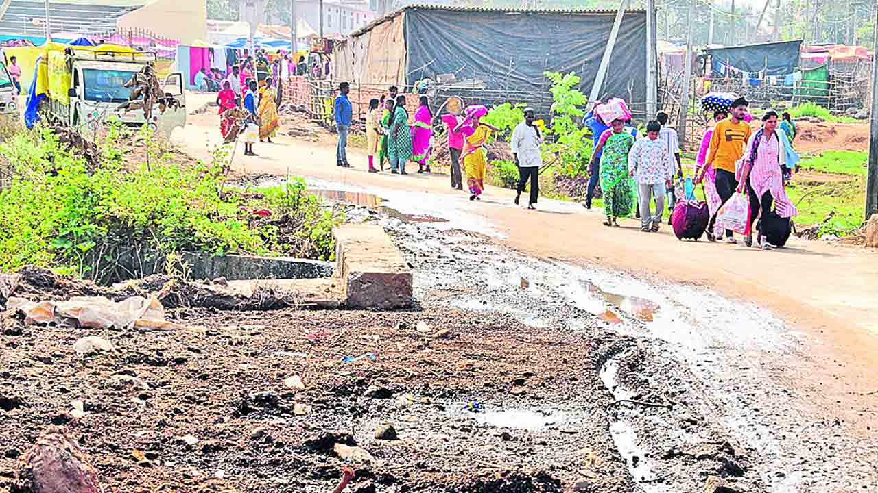 మురుగు దారులు.. ముప్పు తిప్పలు