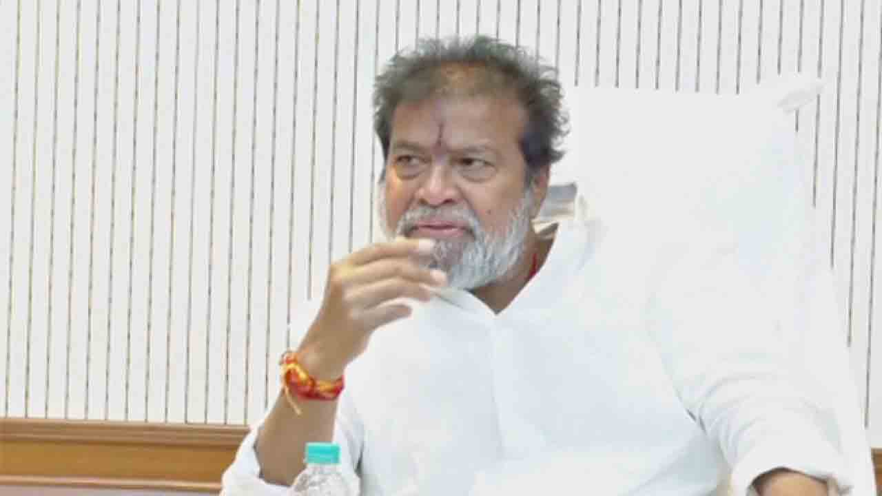 జూనియర్‌ డాక్టర్లకు గ్రీన్‌ చానెల్‌ ద్వారా వేతనాలు