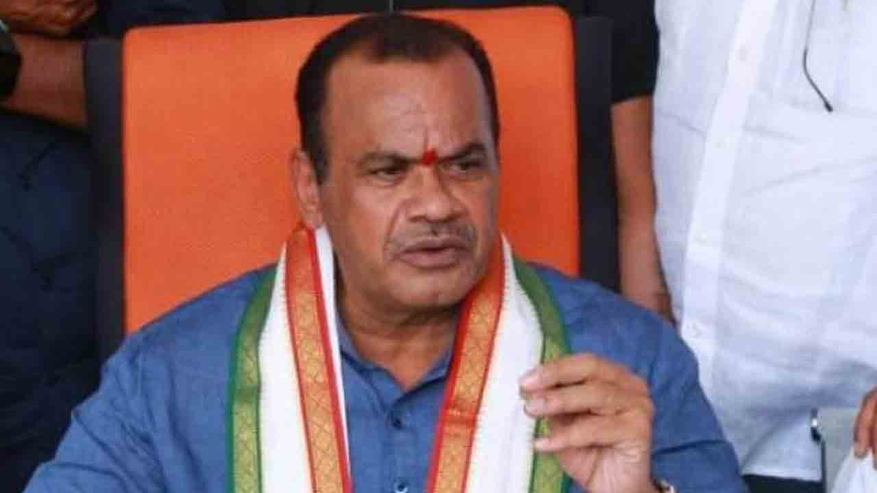 Minister Komatireddy | కోమటిరెడ్డి కాదు కారుకూతల రెడ్డి.. ఒళ్లు దగ్గర పెట్టుకొని మాట్లాడు: బీఆర్‌ఎస్‌ నేతలు