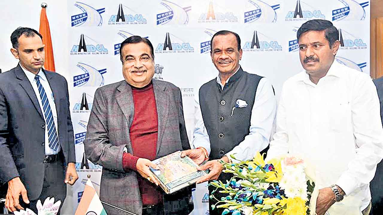 15 రోడ్లను అప్‌గ్రేడ్‌ చేయాలి