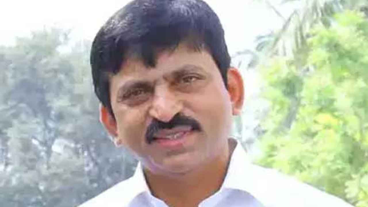 గ్రామస్థాయిలో రెవెన్యూ సహాయకుల ఏర్పాటుపై కమిటీ