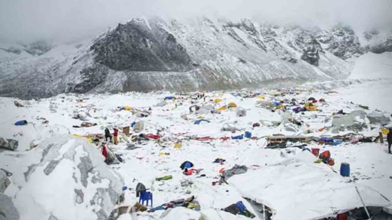 Mount Everest’s poop problem | విసర్జించిన మలాన్ని సంచుల్లో తీసుకురావాలి.. ఎవరెస్ట్   పర్వతారోహకులకు కీలక సూచన