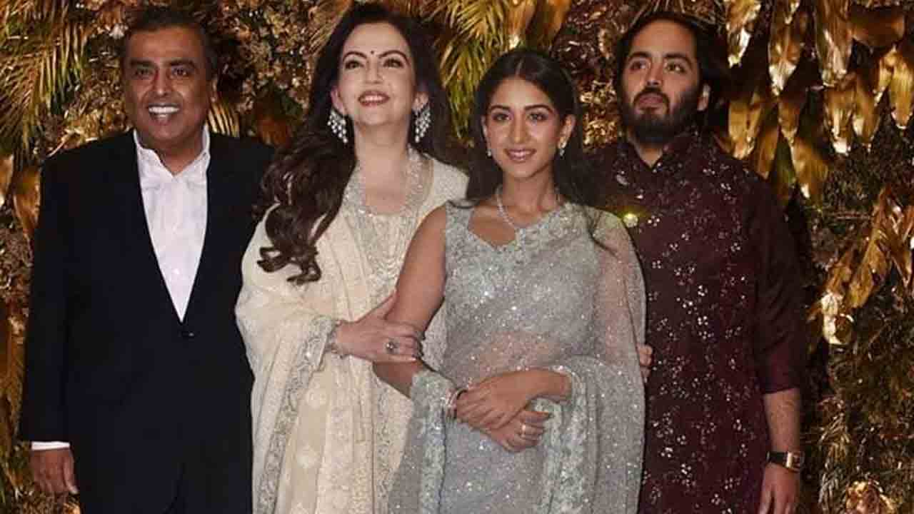 Mukesh Ambani | కొత్త కోడలికి ముకేశ్‌ అంబానీ అదిరిపోయే గిఫ్టులు‌..!