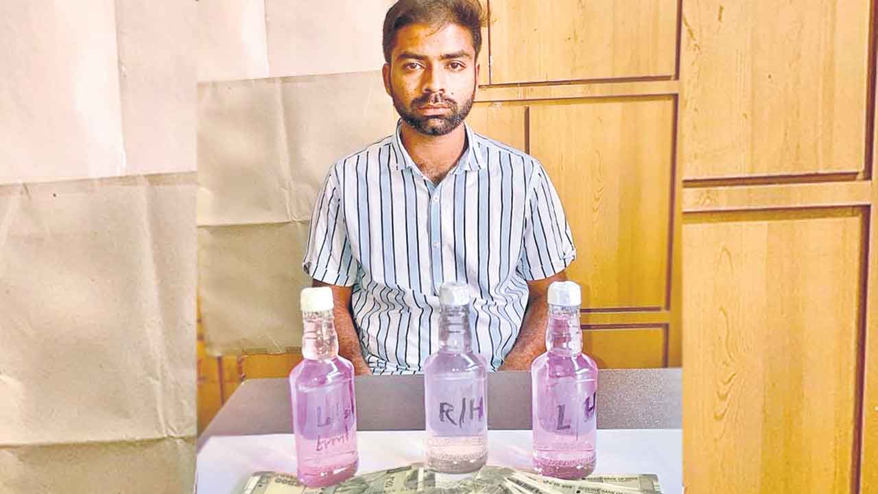 బిల్లు మంజూరుకు 50 వేలు లంచం