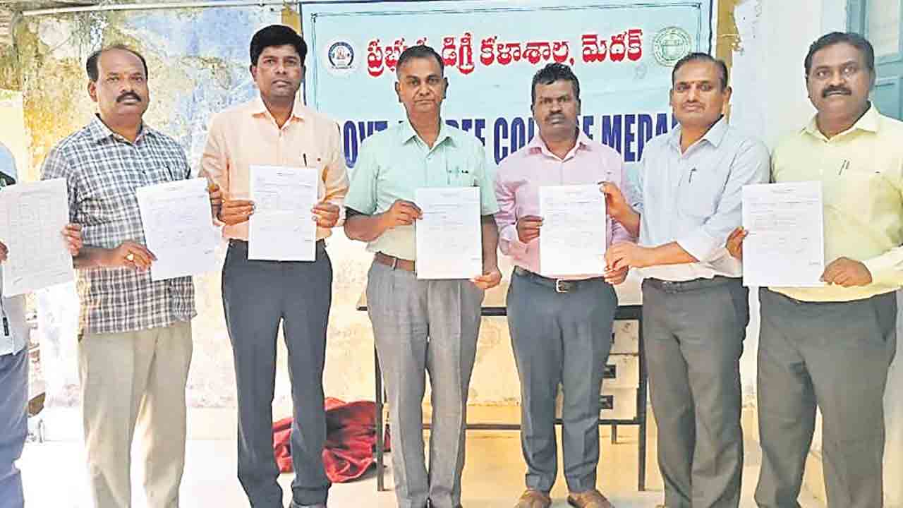 రాష్ట్రస్థాయి ప్రదర్శనకు ఐదు ప్రాజెక్టులు