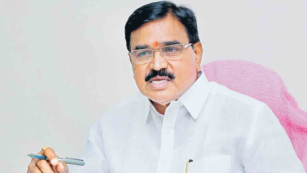 Former Minister Niranjan Reddy | కేసీఆర్‌ ఆనవాళ్లు చెరపడం మీ తరం కాదు : మాజీ మంత్రి నిరంజన్‌ రెడ్డి