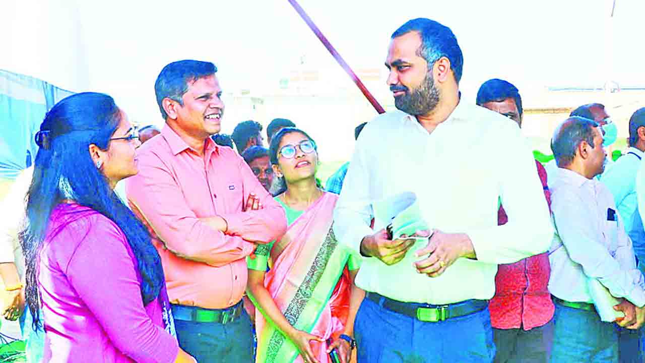 విధుల్లో చేరిన నోడల్‌ అధికారులు