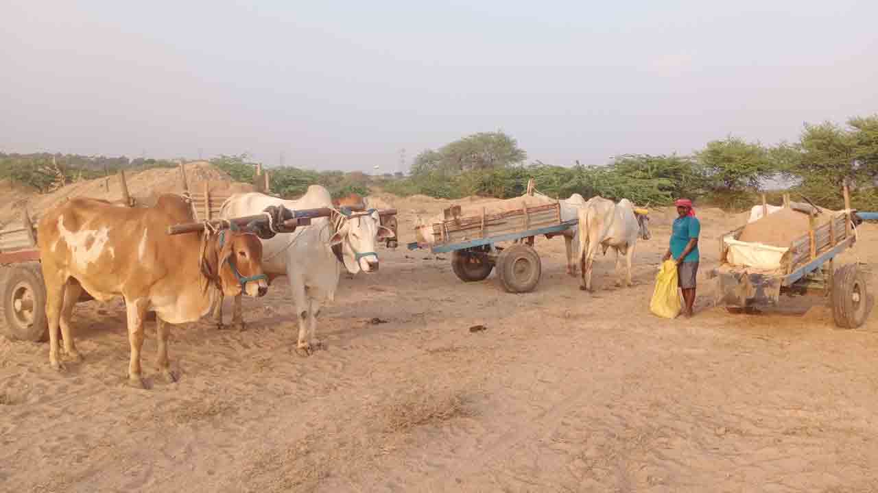 ఆన్‌లైన్‌ ఇసుకతో అవస్థలు