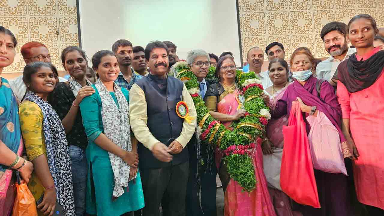 రిజిస్ట్రార్‌ సేవలు మరువలేనివి