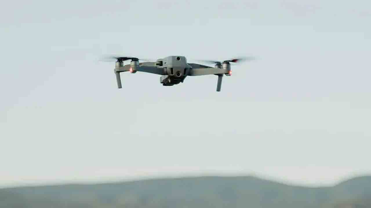 Pak Drones | సరిహద్దుల్లో పాక్‌ డ్రోన్ల కలకలం.. కాల్పులు జరిపిన ఆర్మీ దళాలు