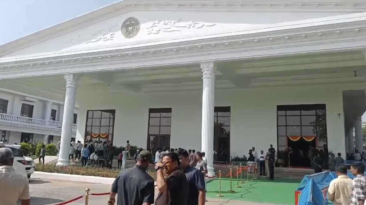 Prajavani | అర్జీల స్వీకరణకే ప్రజావాణి  పరిమితం.. పరిష్కరించిన వాటి ఊసేలేదు