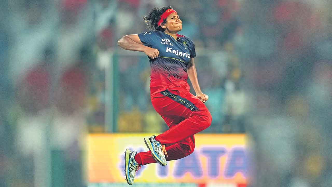 WPL | శభాష్‌ శోభన.. డబ్ల్యూపీఎల్‌లో యూపీపై బెంగళూరు ఘన విజయం