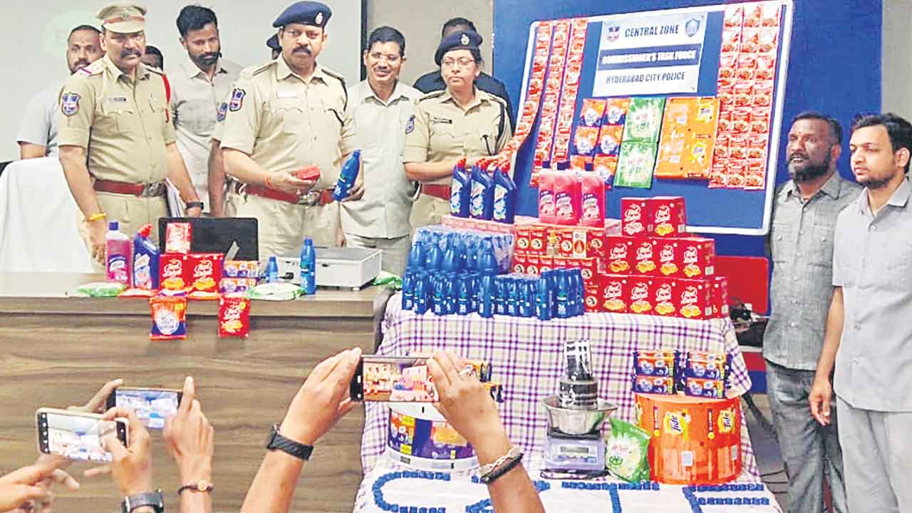 Crime News | టీ నుంచి డిటర్జెంట్‌ వరకు.. కాటేదాన్‌ కేంద్రంగా నకిలీ నిత్యావసర వస్తువులు