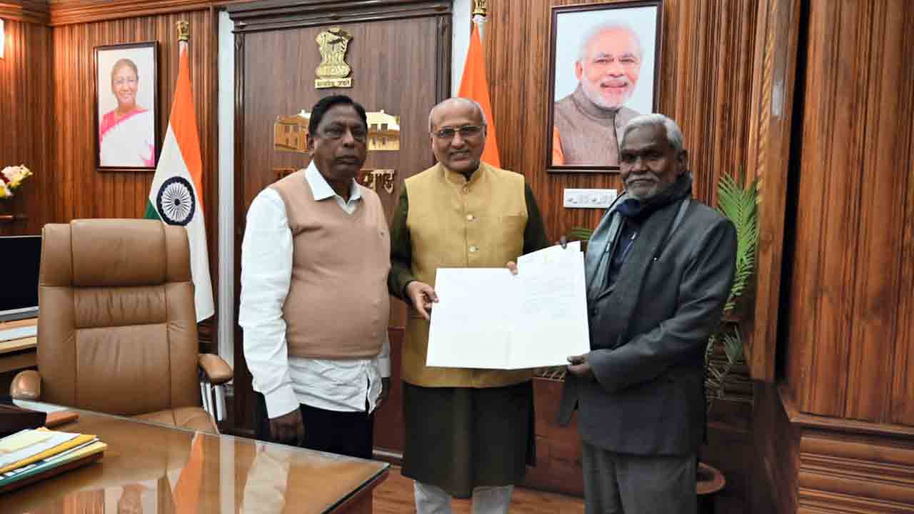 నేడు చంపై ప్రమాణం