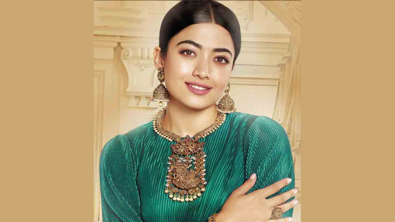 నగల రాణివి నీవే..