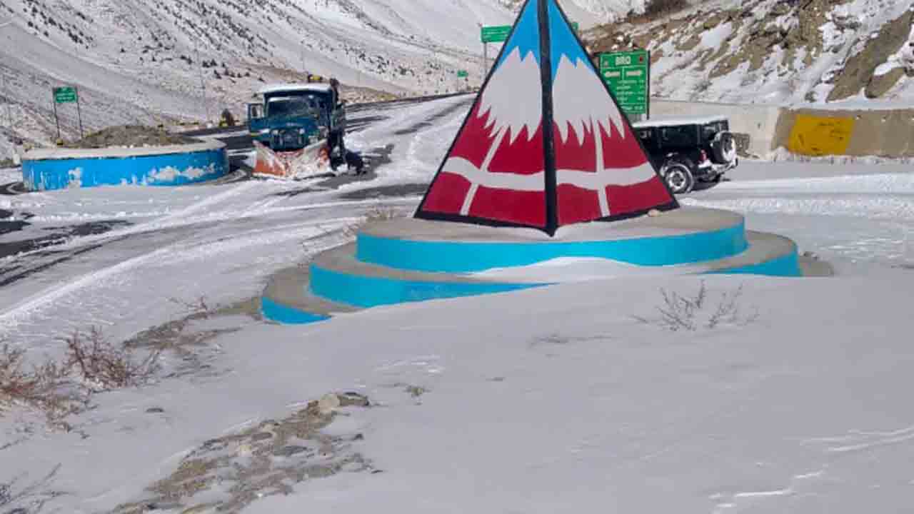Himachal Pradesh | భారీ హిమపాతం.. హిమాచల్‌లో జాతీయ రహదారులు సహా 475 రోడ్లు మూసివేత..!