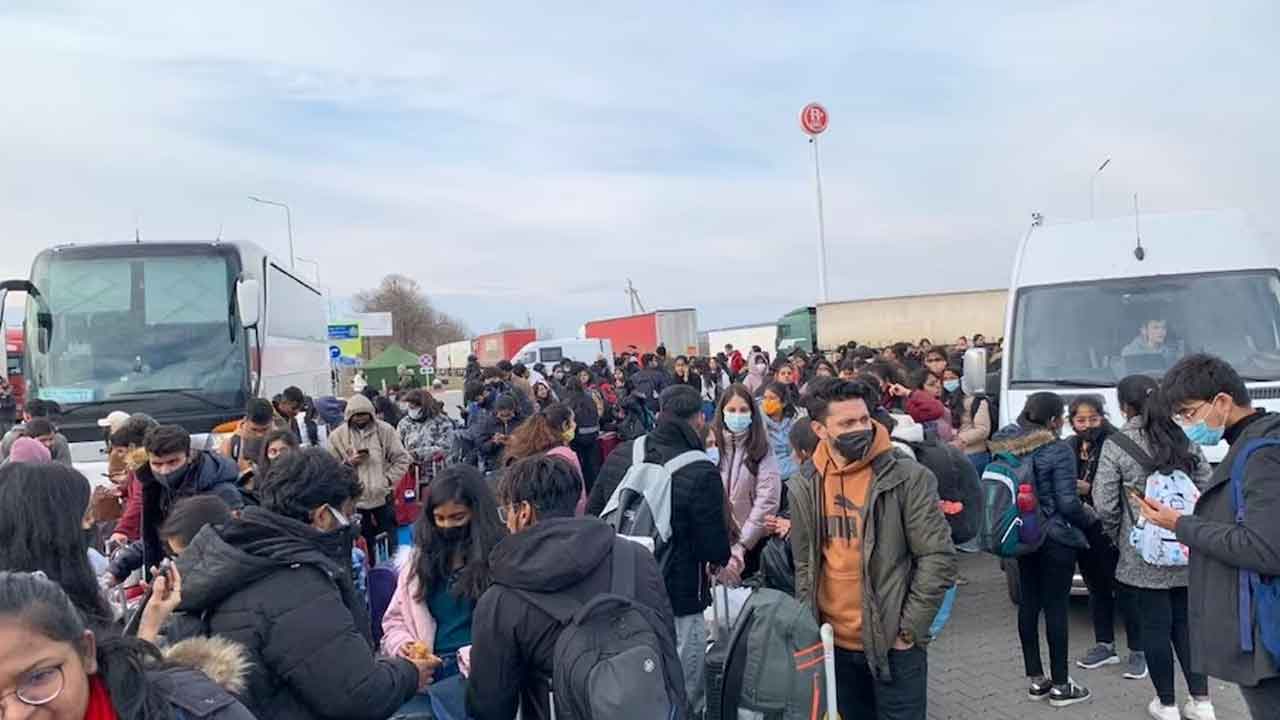 రష్యా-ఉక్రెయిన్‌ యుద్ధంలో భారతీయులు