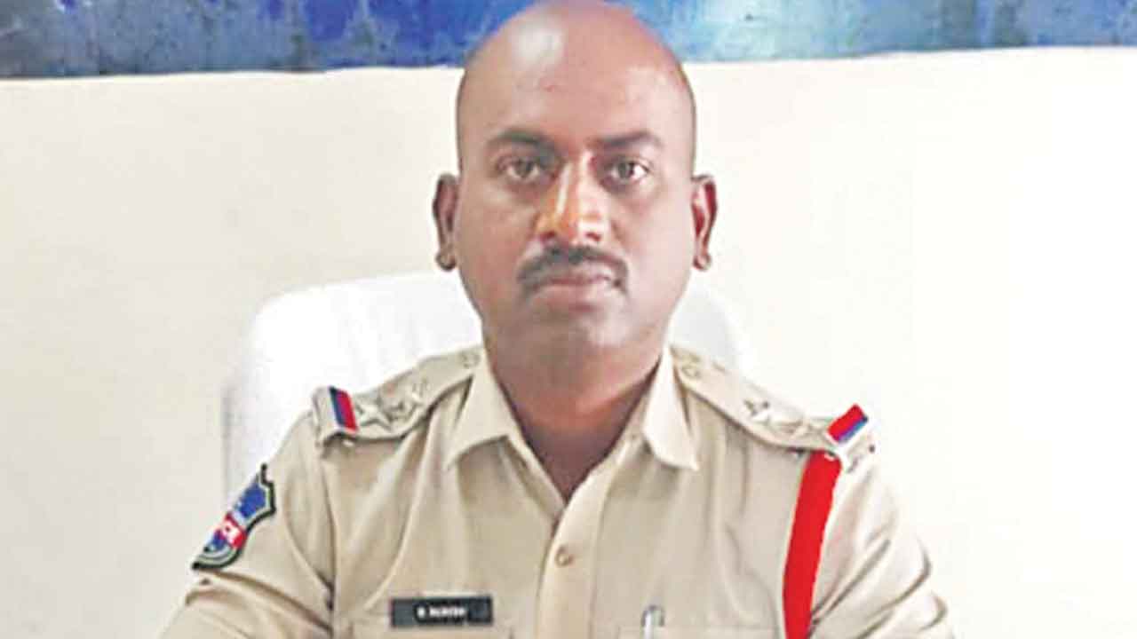 ఏసీబీకి చిక్కిన ఎస్సై