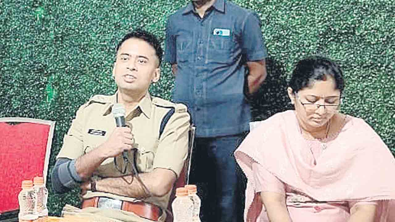 ప్రిస్క్రిప్షన్‌ లేకుండా మందులు విక్రయిస్తే జైలుకే