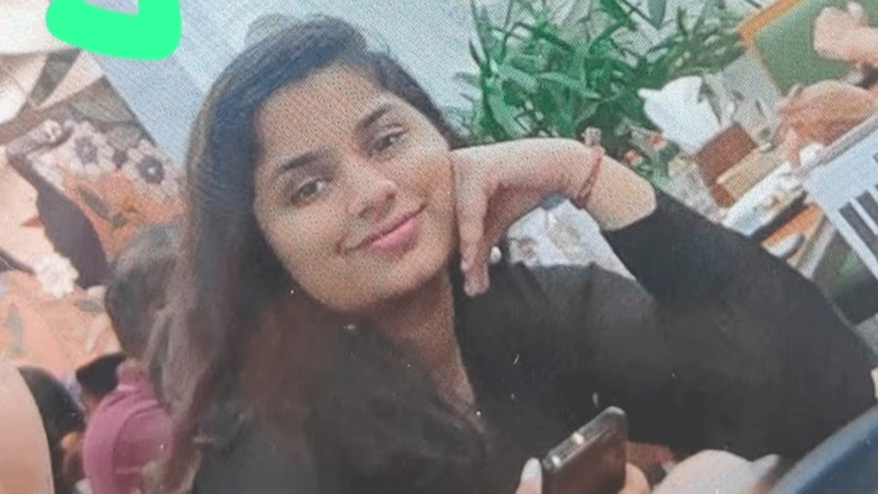 Student Dies | స్కూటీని ఢీకొన్న బీఎంటీసీ బ‌స్ : ఇంజ‌నీరింగ్ విద్యార్ధిని మృతి