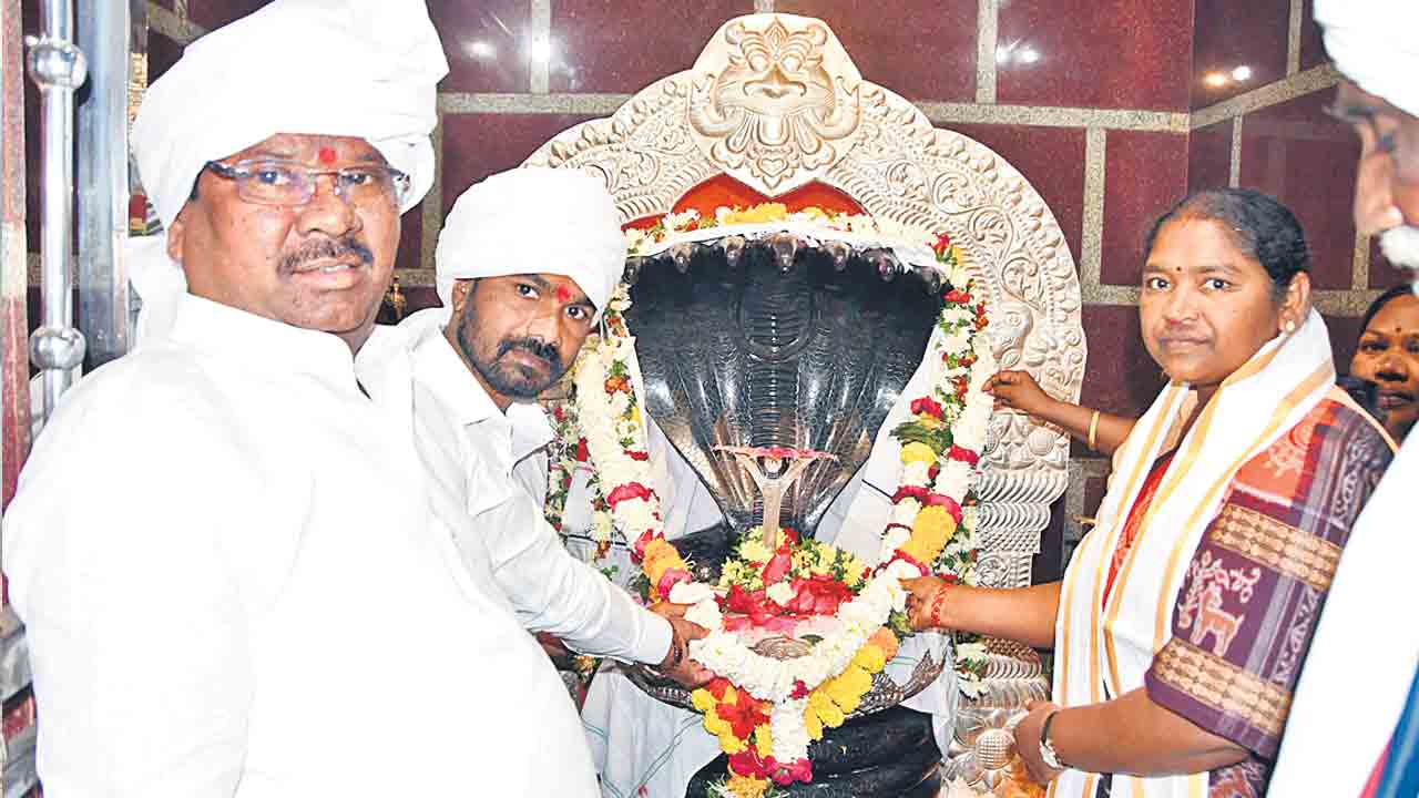 ఆదిలాబాద్‌ అభివృద్ధికి కట్టుబడి ఉన్నాం