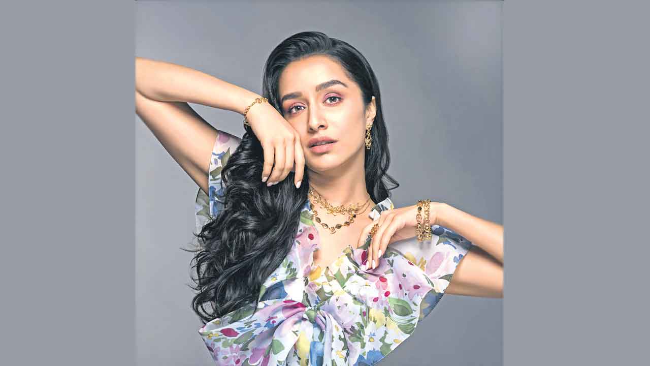Shraddha Kapoor | లైఫ్‌ ఈజ్‌ నాట్‌ ఫాంటసీ  అంటున్న బాలీవుడ్‌ భామ శ్రద్ధాకపూర్‌