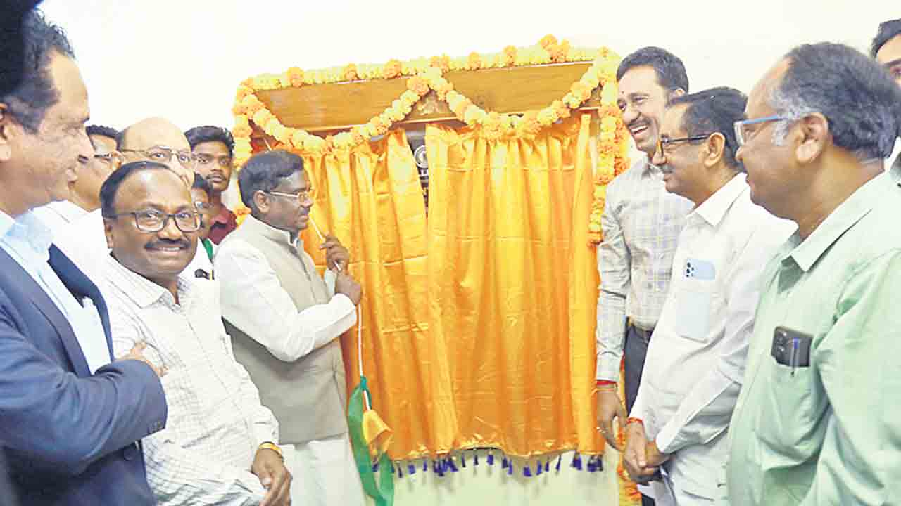 ఉత్పత్తి లక్ష్యాల సాధనకు కృషి చేయాలి