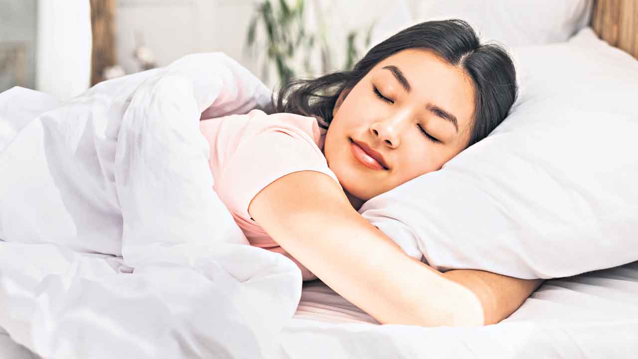 Sleeping Disorder | సరిగా నిద్ర పట్టట్లేదా.. పడుకునే ముందు ఈ పానీయాలు తీసుకోండి!