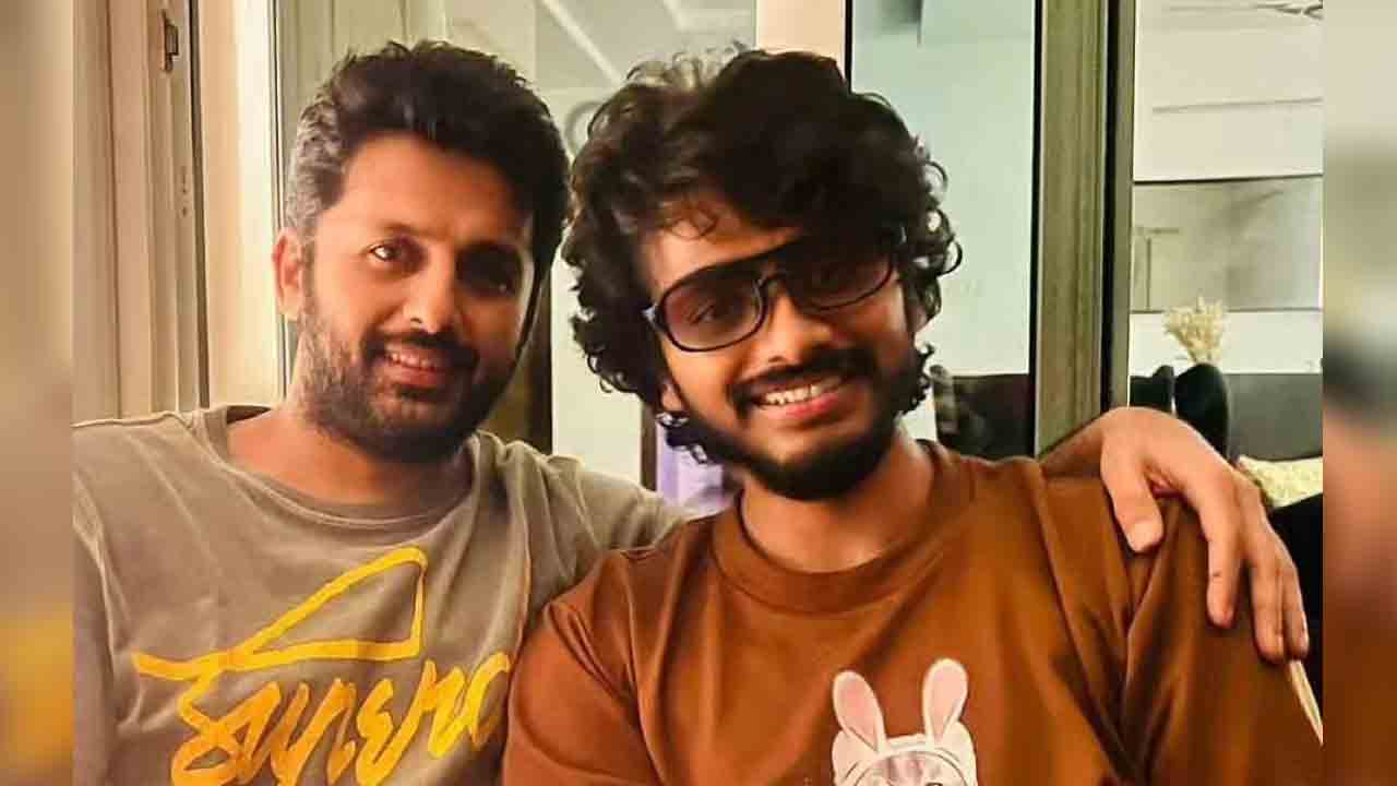 Nithiin – Teja Sajja | హ‌నుమంతును క‌లిసిన ‘శ్రీ ఆంజనేయం’ అంజి.. ఫొటో వైర‌ల్