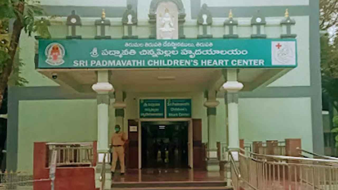 ప్రత్యేక విమానంలో గుండె తరలింపు