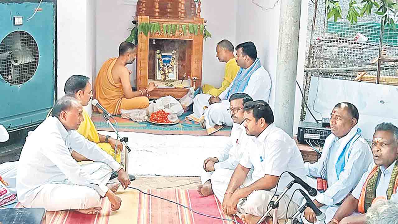 బ్రహ్మోత్సవాలు ప్రారంభం