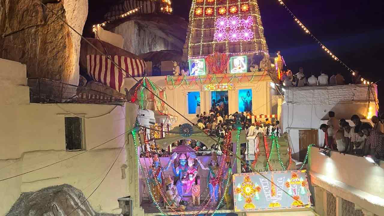 రథోత్సవం ..నీరాజనం