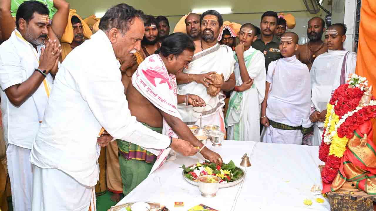 Srisailam |  శ్రీశైలంలో శివదీక్షా జ్యోతిర్ముడి దీక్షా విరమణ కార్యక్రమం ప్రారంభం