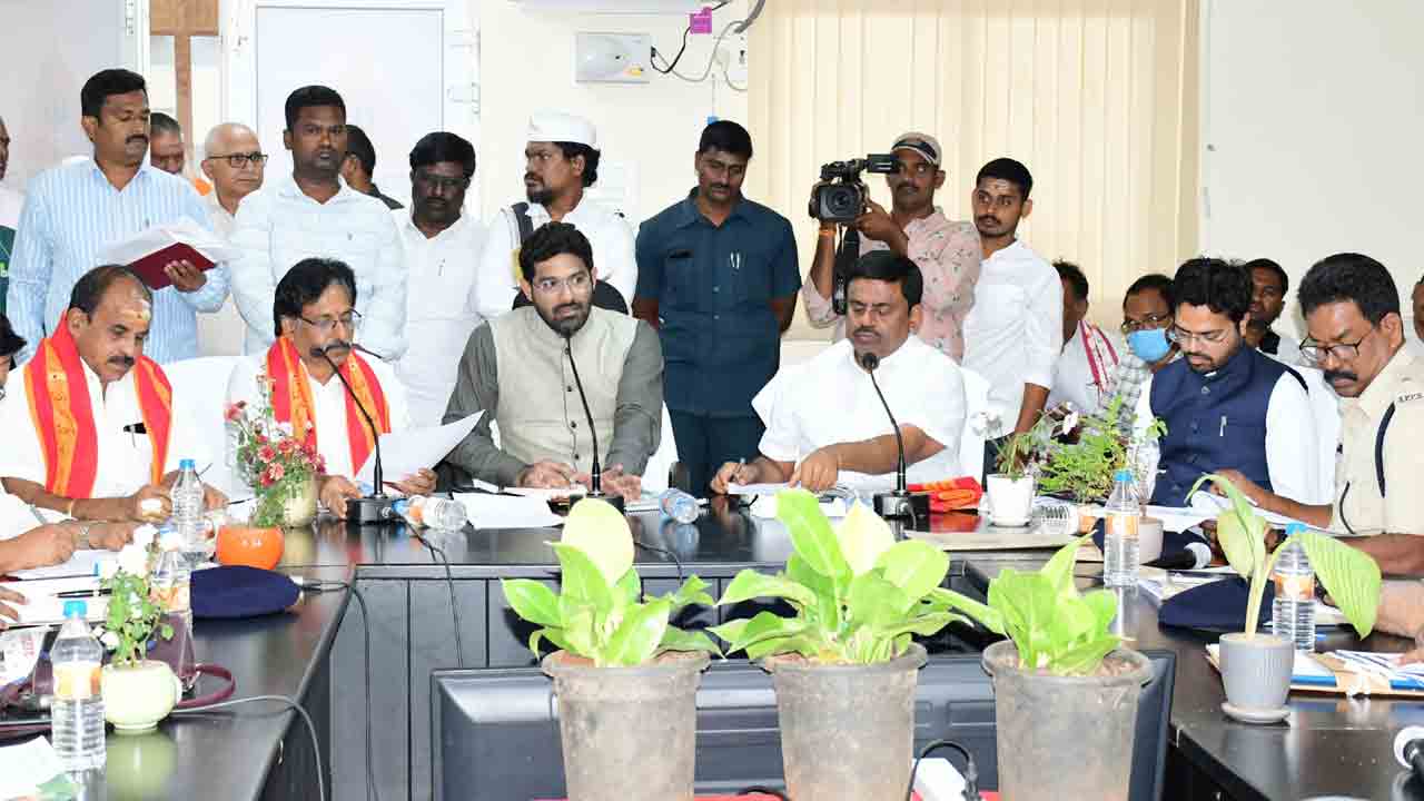 Mahashivratri Brahmotsavam | మహాశివరాత్రి బ్రహ్మోత్సవాలను విజయవంతం చేయాలి : జాయింట్ కలెక్టర్ ఆదేశం