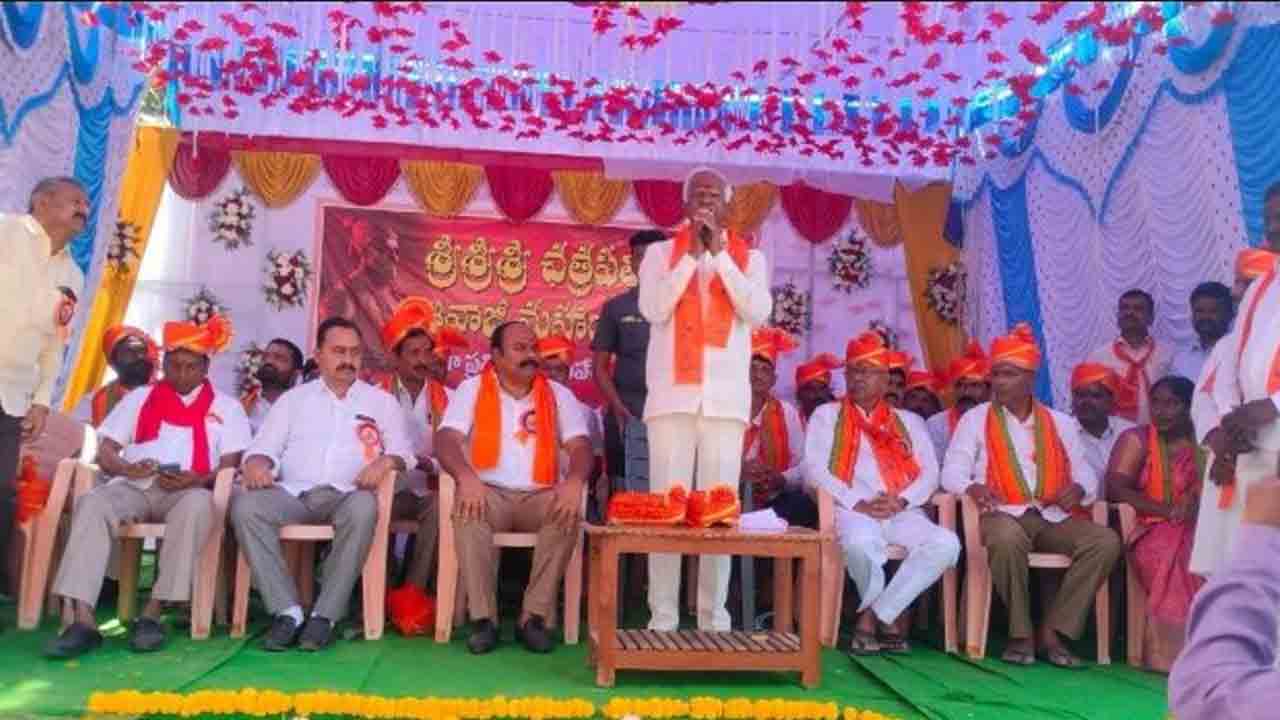 శివాజీ వీరత్వాన్ని అందిపుచ్చుకోవాలి