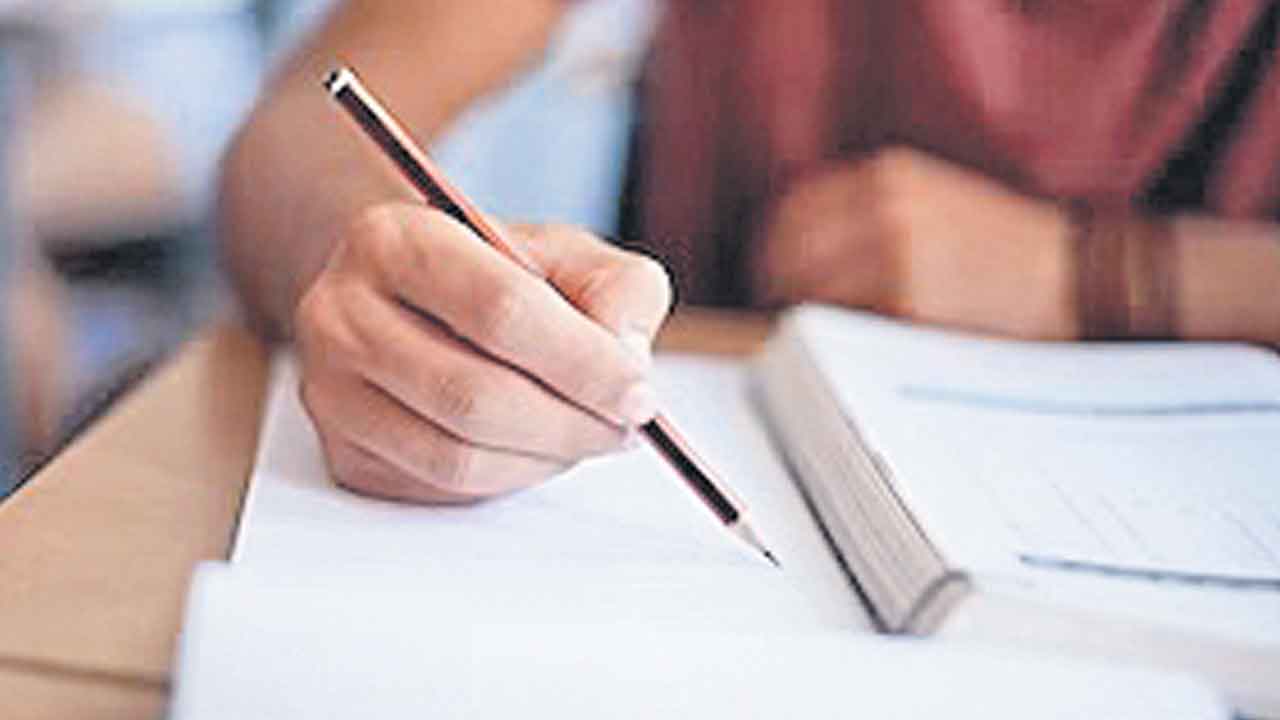 సీబీఎస్‌ఈలో ఓపెన్‌ బుక్‌ పరీక్షలు