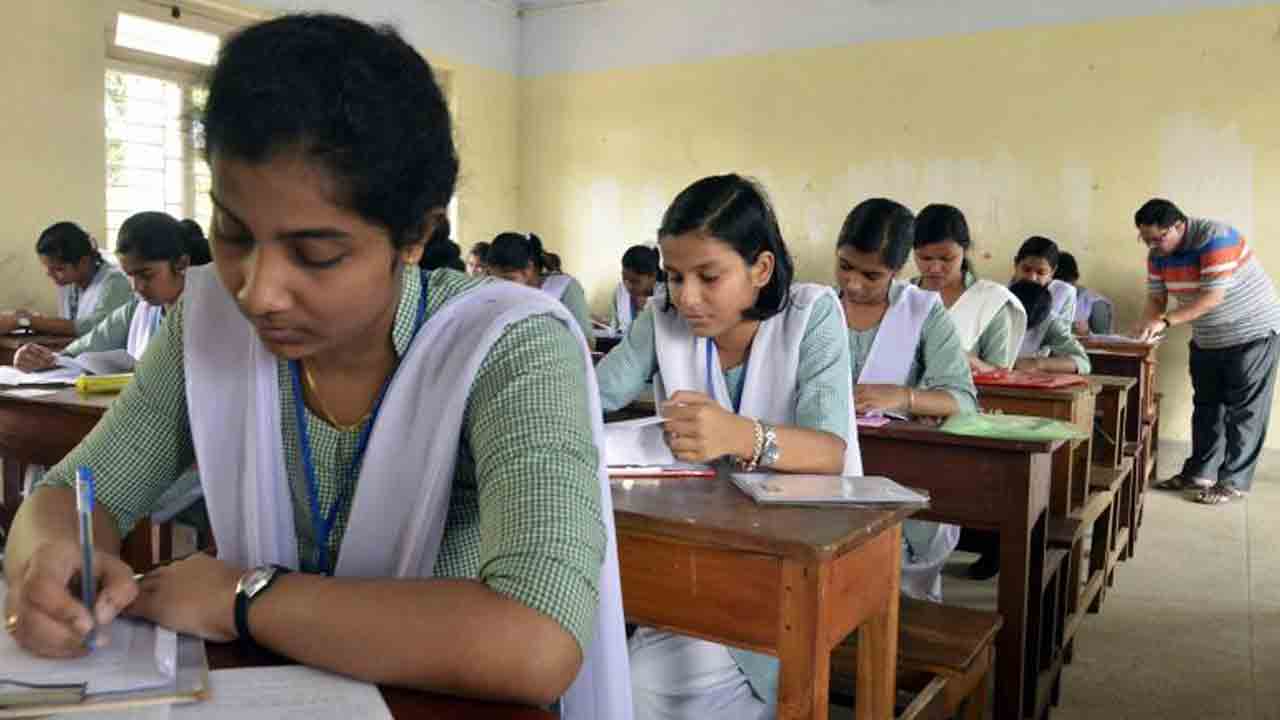 TS Inter Exams | ఇంటర్‌ విద్యార్థులకు గమనిక..! పరీక్షకు నిమిషం ఆలస్యమైనా నో ఎంట్రీ..!