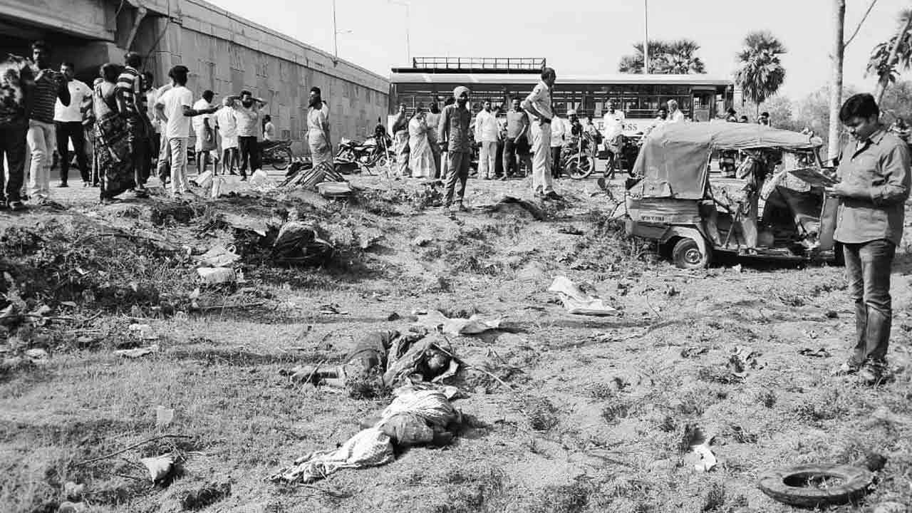 Road accident | సూర్యాపేట సమీపంలో ఘోర రోడ్డు ప్రమాదం.. ఆటోను ఢీకొట్టిన బస్సు.. ముగ్గురు దుర్మరణం