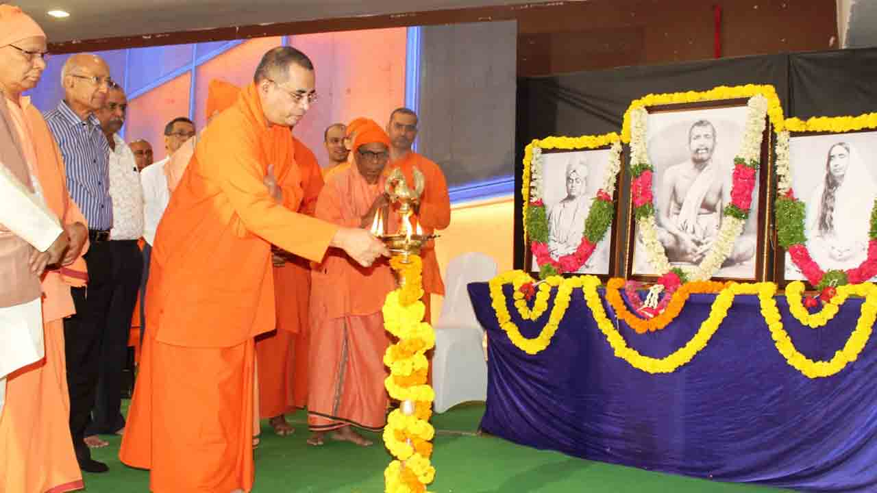 Swami Bodhamayananda | స్వామి వివేకానంద సందర్శించిన మెహబూబ్‌ కాలేజీ పుణ్యక్షేత్రమే : స్వామి బోధమయానంద